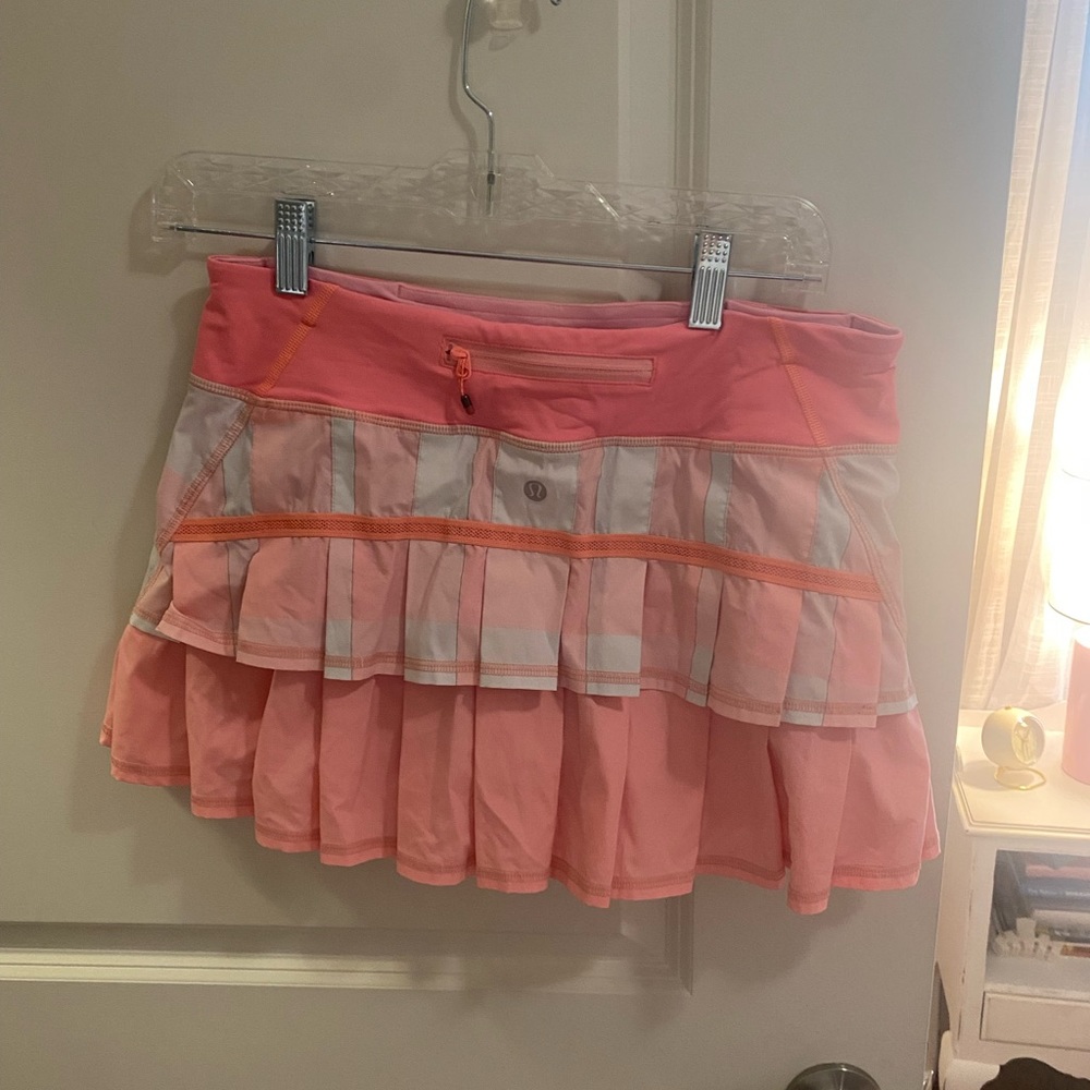 Lulu lemon pink and white skirt